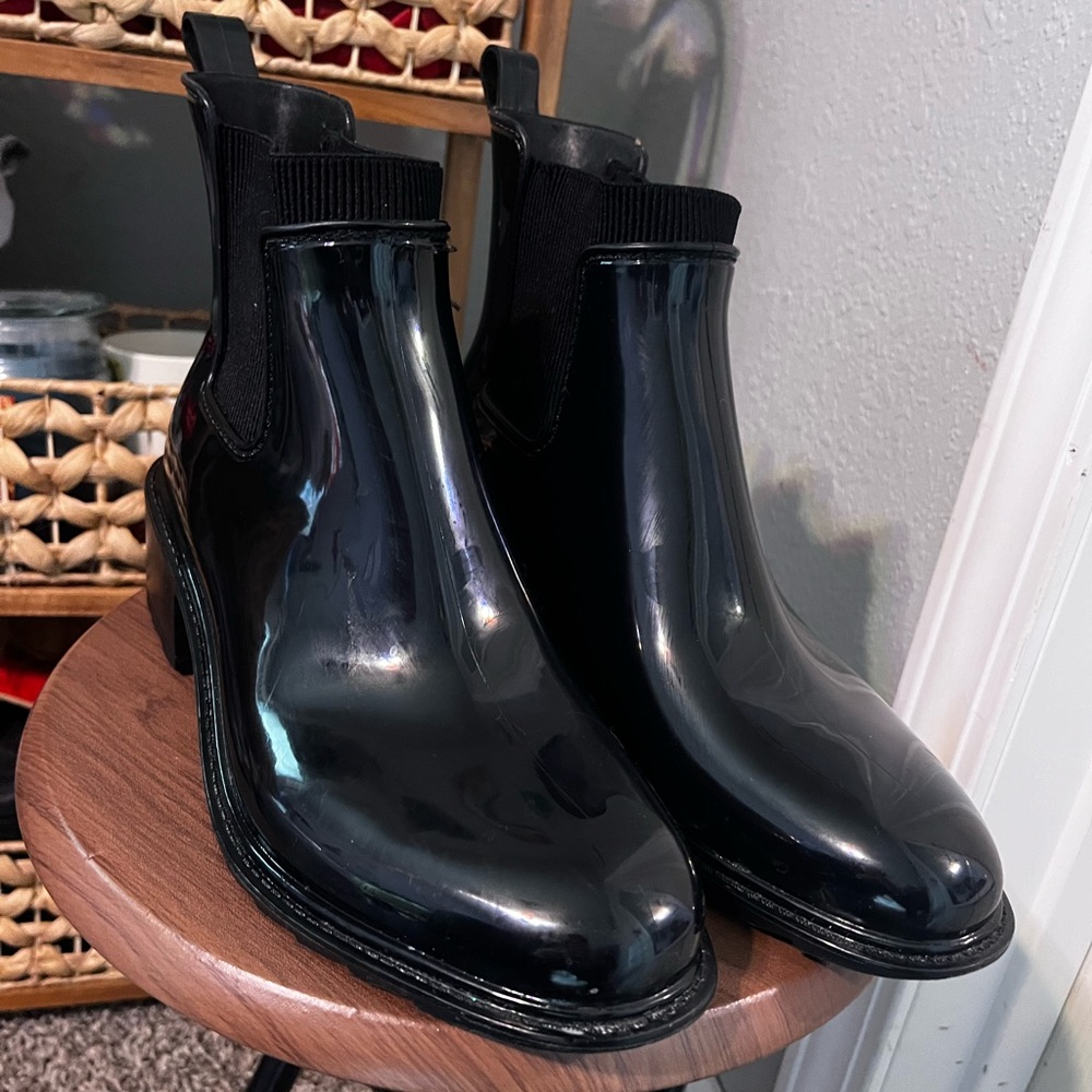 Black Boots - Picture 2 of 4